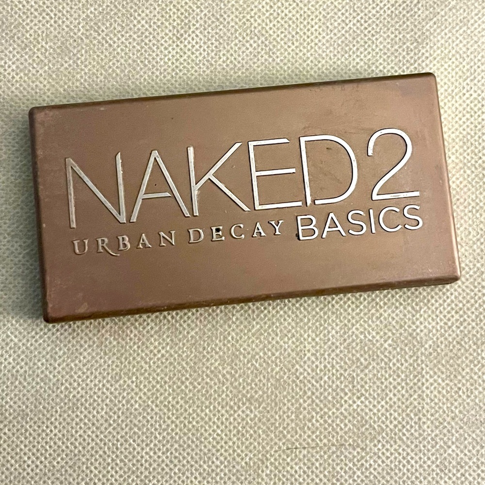 Urban Decay’s Naked Basics 2 Eyeshadow Palette